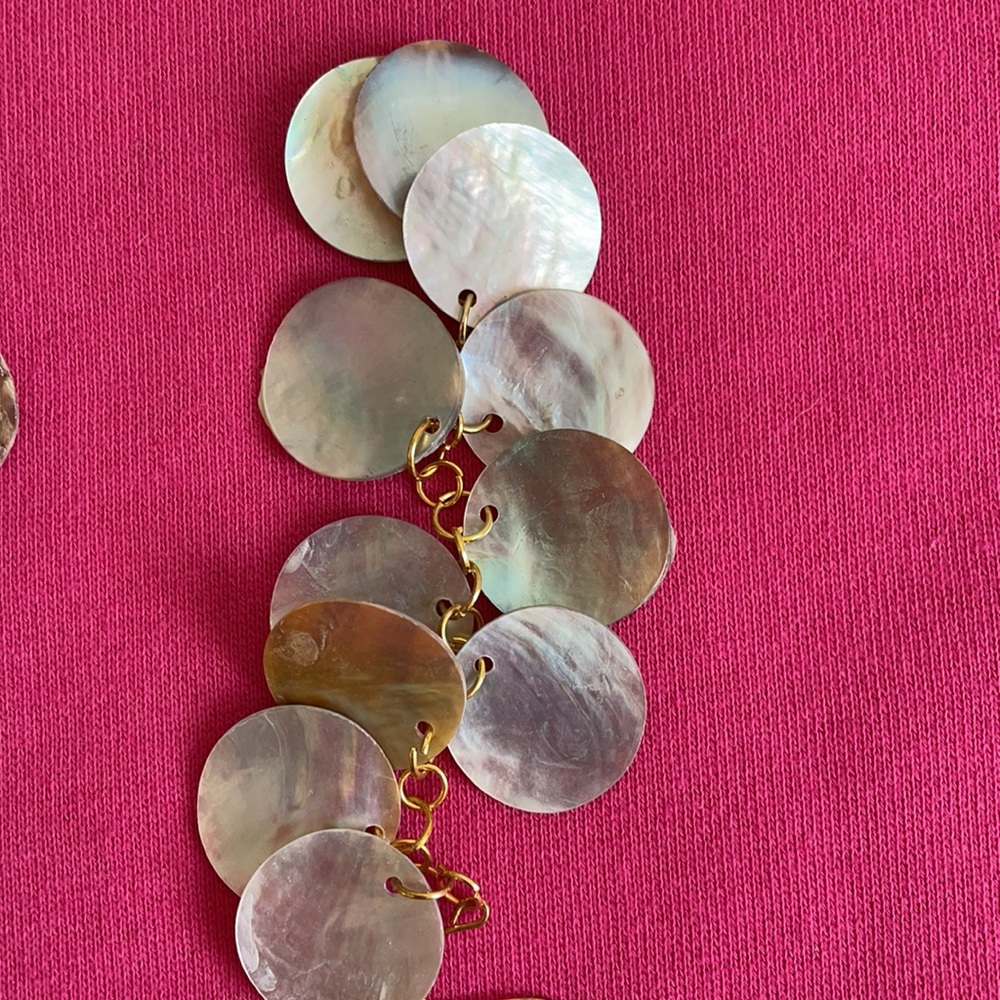 Cute Shell Earrings - Picture 7 of 9